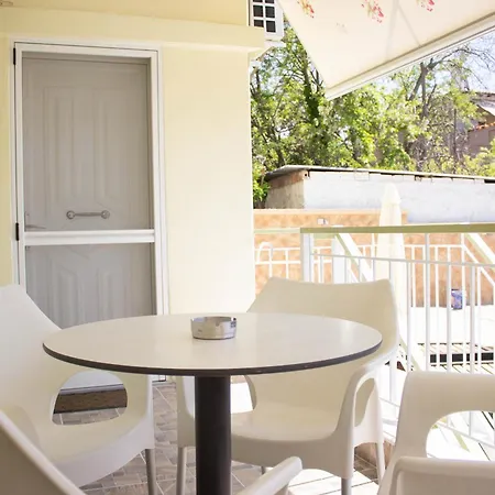 Annis House * Επανωμή